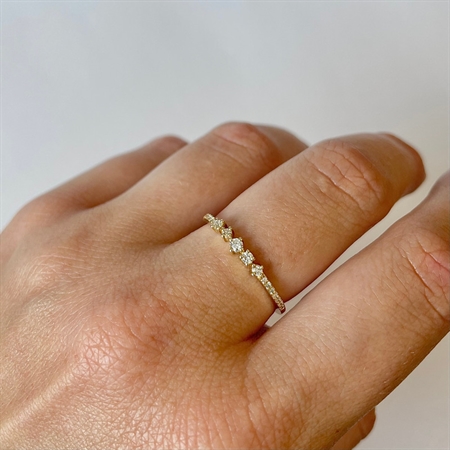 NURAN - Noelle Ring aus 14kt. Gold mit 0,21ct. W/SI